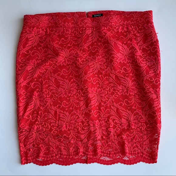 Torrid NWT Red Lace Mini Pencil Skirt Zipper Business Cocktail Fun Size 4 - Picture 1 of 7